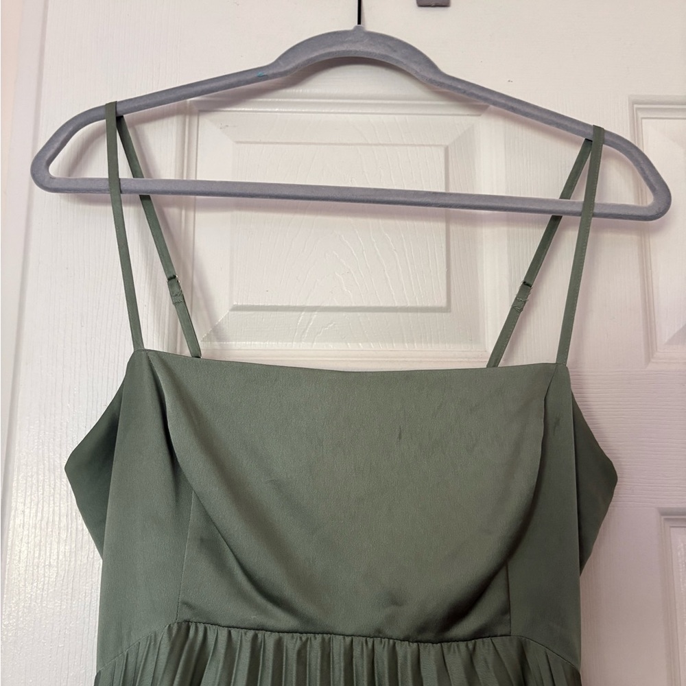 Abercrombie & Fitch Sage Green Pleated Maxi Dress - Picture 2 of 8